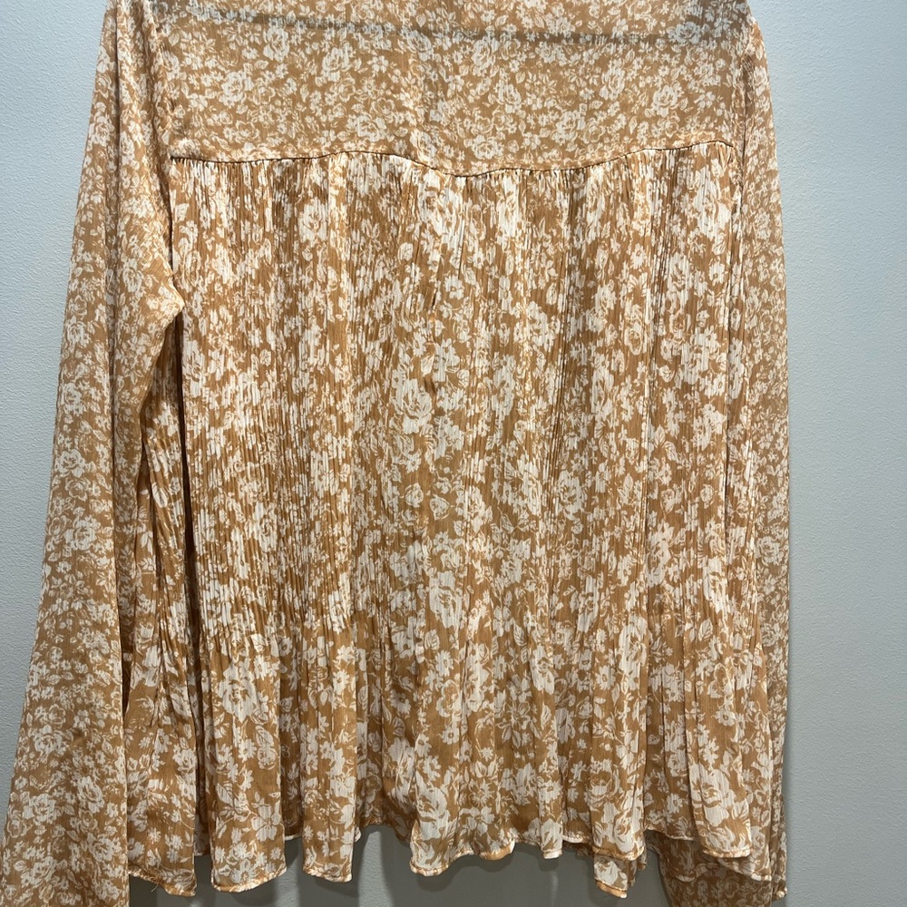 Women's Medium Floral light Beige LC Lauren Conrad Pleated Blouse - Picture 7 of 8